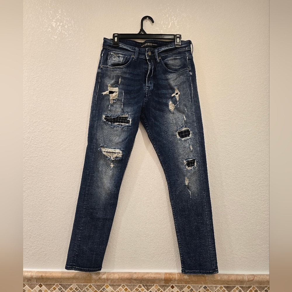 GUESS Tapered Crop Distressed Jeans Size 29